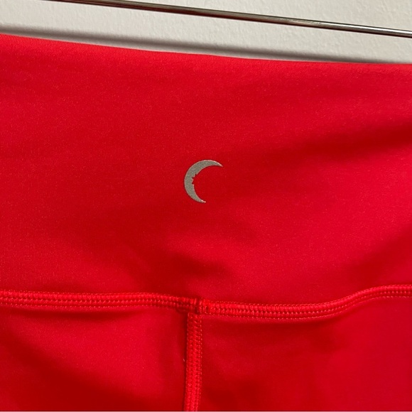 Zyia - Red Royalty Strip Light n Tight Hi-Rise Crop - Picture 4 of 5